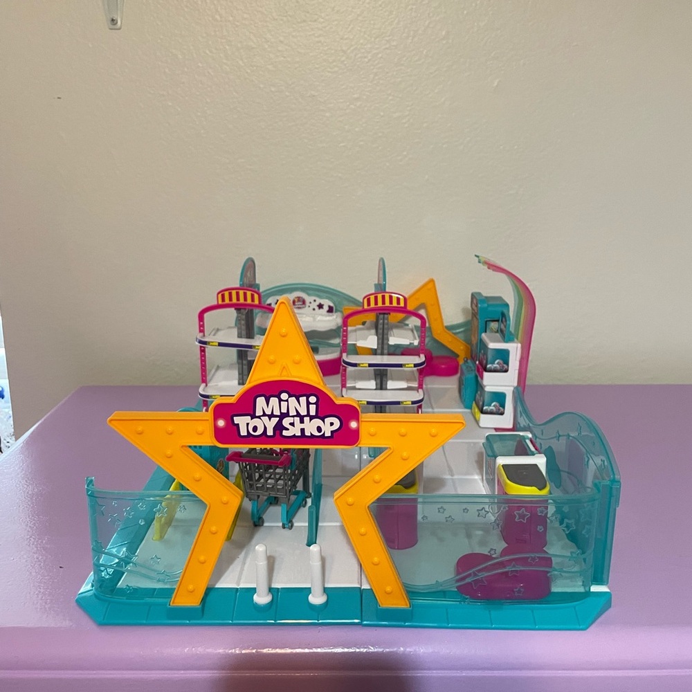 5 Surprise Toy Mini Brands - Mini Toy Shop Playset by ZURU